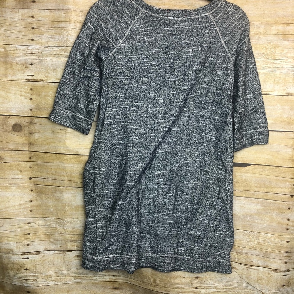 Max studio tunic 🛍 - Picture 3 of 3